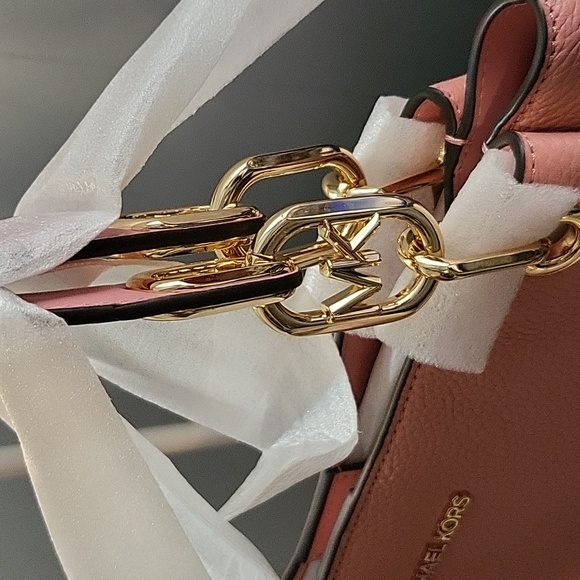 NWT GORGEOUS PINK MICHAEL KORS TRISHA SHOULDER BAG - Picture 3 of 11